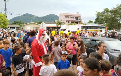 Natal Solidário encanta crianças e jovens em Maquiné