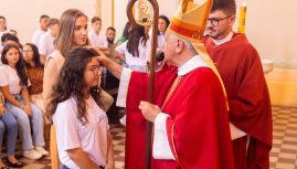 Paróquia Santo André Avelino Celebra os Sacramentos do Crisma e Eucaristia!